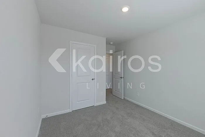 2407 Banyon Cir — Photo 14