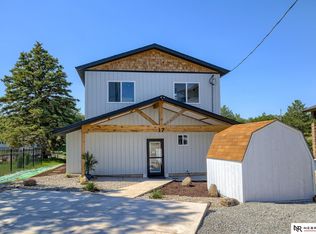 17 Driftwood Dr, Columbus, NE 68601