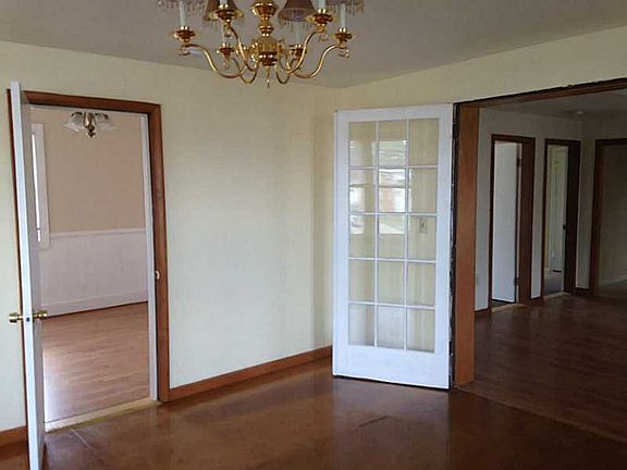 2nd image of 210 Fuller Ave