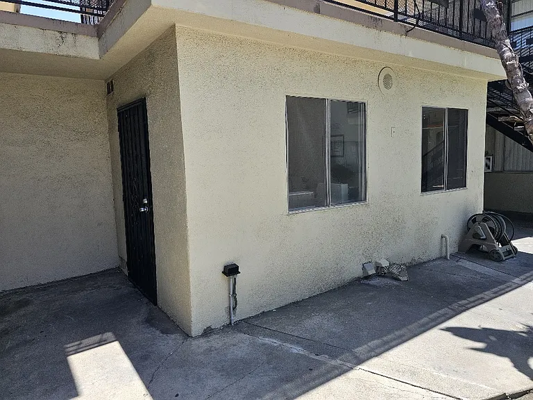 12522 Paramount Blvd #17 — Photo 24