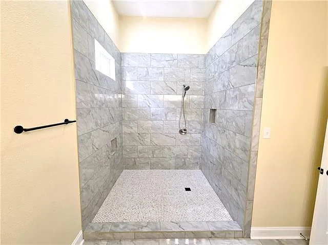 4606 Clara St — Photo 11