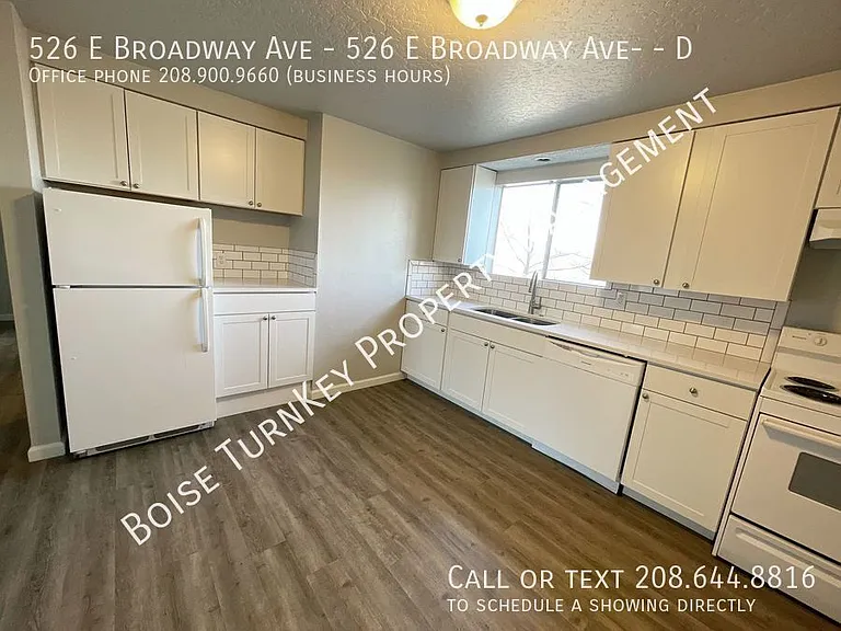 526 Broadway Ave #D — Photo 1