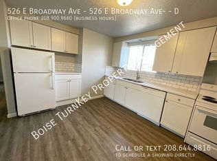 526 Broadway Ave #D, Meridian, ID 83642