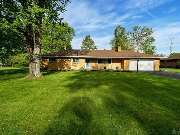 1027 Firewood Dr, Dayton, OH 45430