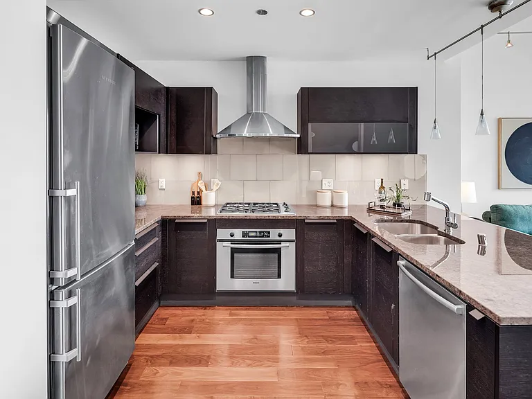 737 Olive Way #2206 — Photo 20