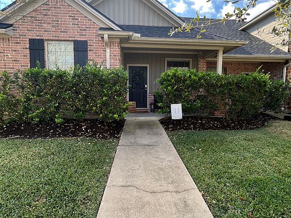 2nd image of 3834 Oldenburg Ln