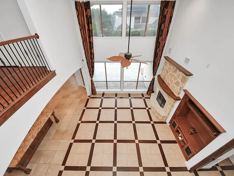 1807 Ravenel Ln — Photo 7