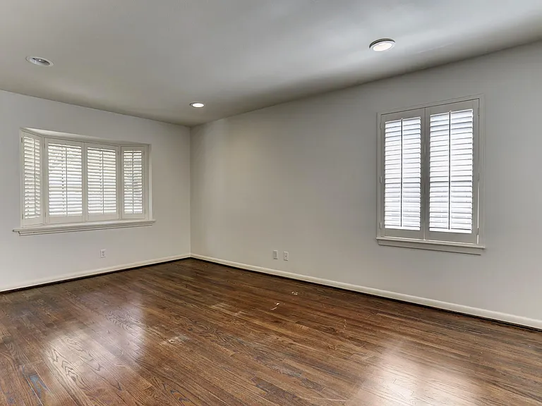 2911 University Blvd — Photo 12