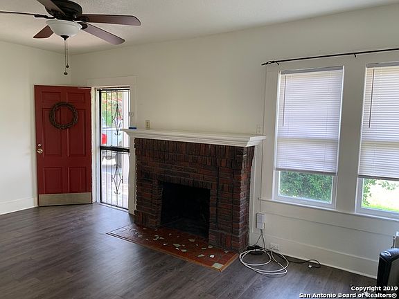 4th image of 1343 W Mistletoe Ave