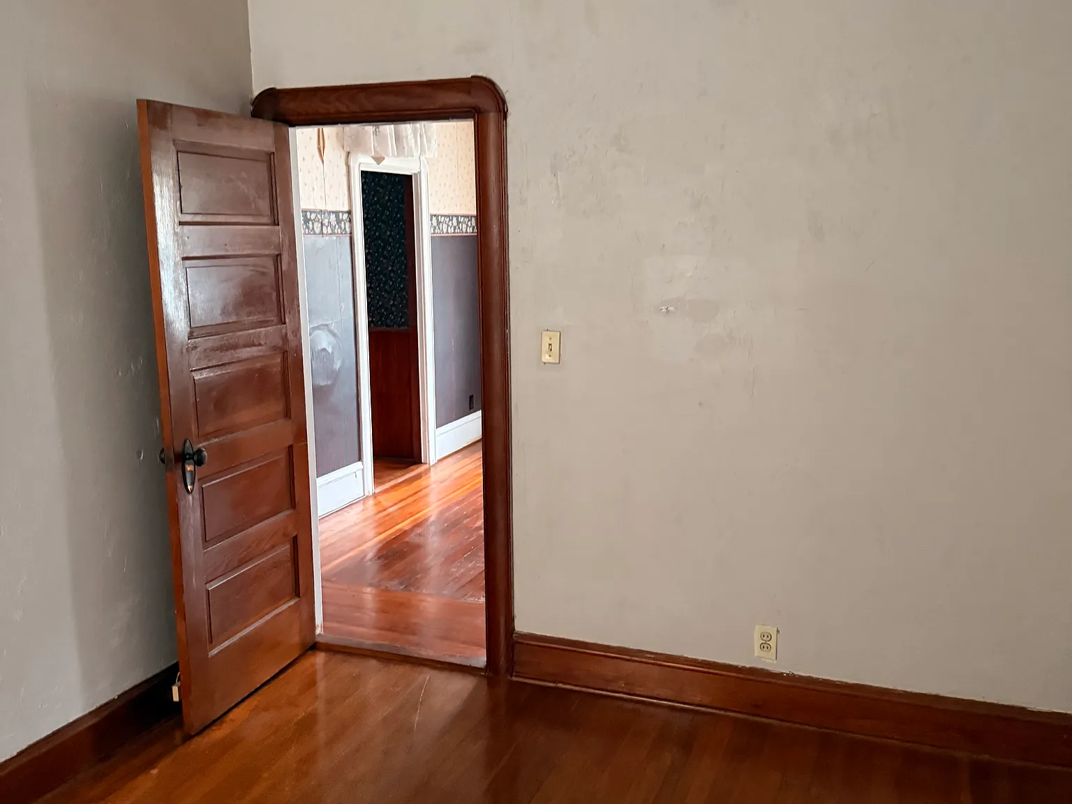2 bed, 1200 sqft, $2,100 — Photo 4
