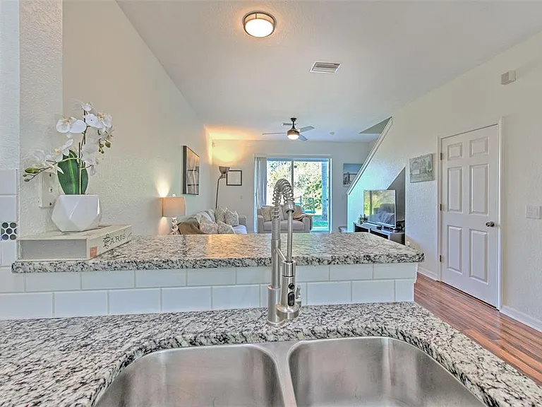 11094 Winter Crest Dr — Photo 15