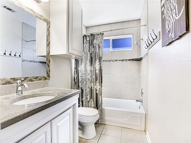 912 Moser River Dr — Photo 16
