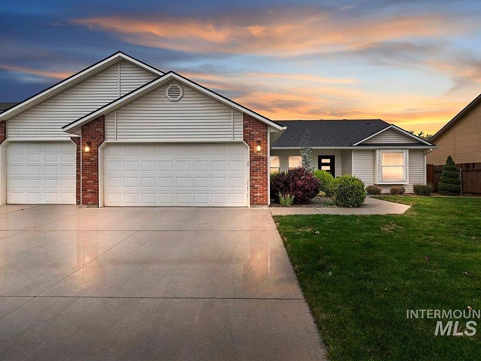 1st image of 2109 S Rushmore Way