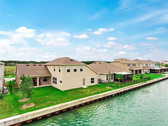 3rd image of 483 Blue Cypress Dr