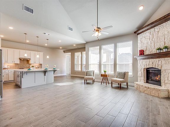 3rd image of 1212 Walker Way