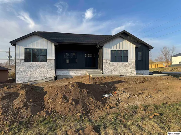 1220 Murray Rd, Plattsmouth, NE 68048