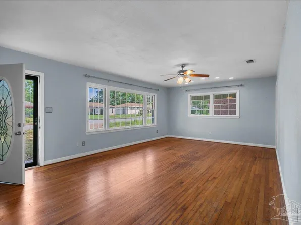 721 Gentian Dr, Pensacola, FL 32503