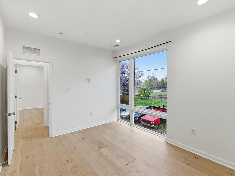 2011 N Reese St #7B — Photo 18