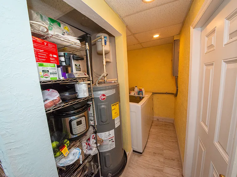 9026 Somerset Ln — Photo 11