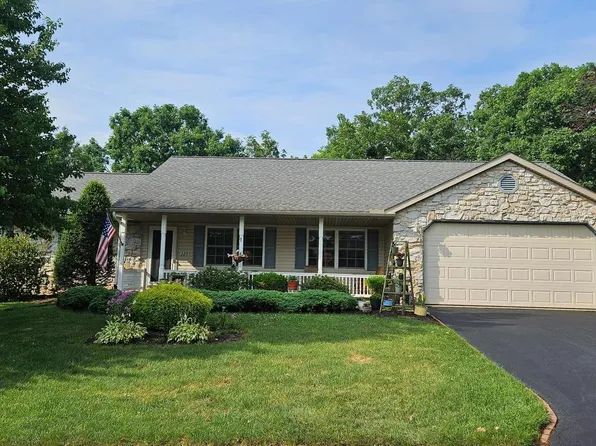 225 Country Dr, Denver, PA 17517
