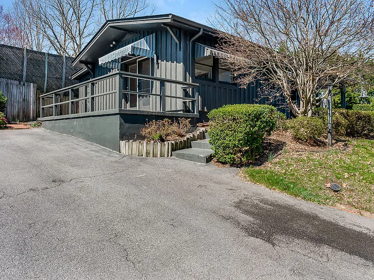 Poplar Hill Ln — Photo 9