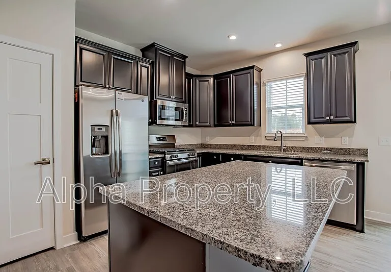219 Clearwood Dr — Photo 4