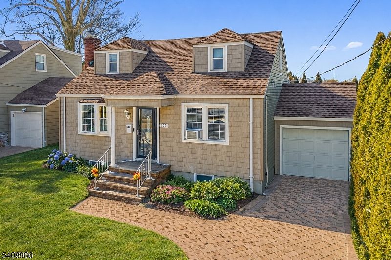 1st image of 102 Barnsdale Rd