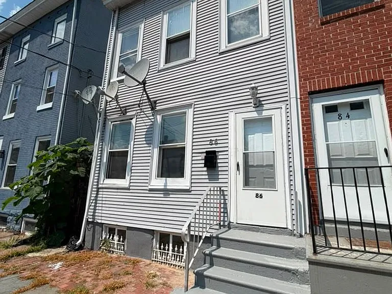 86 Spring St — Photo 1