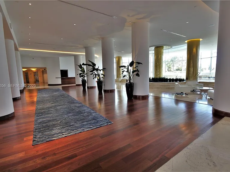 5161 Collins Ave #1610 — Photo 46