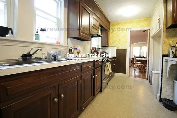 2 bed, 800 sqft, $2,700 — Photo 3