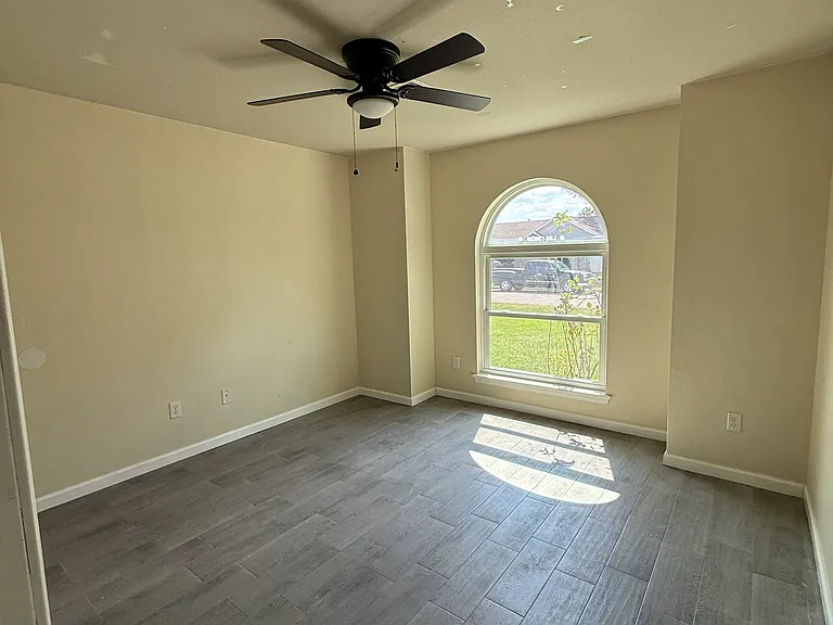 180 Azalea Dr — Photo 6