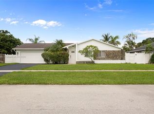 20847 Sugarloaf Ln, Boca Raton, FL 33428
