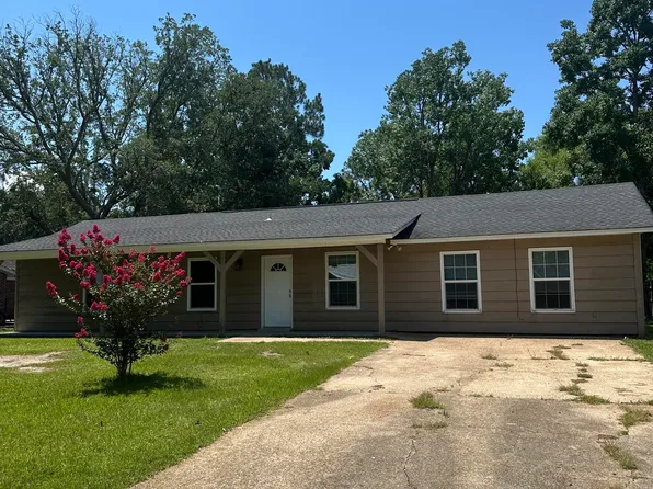 4950 Huntington Dr, Gautier, MS 39553