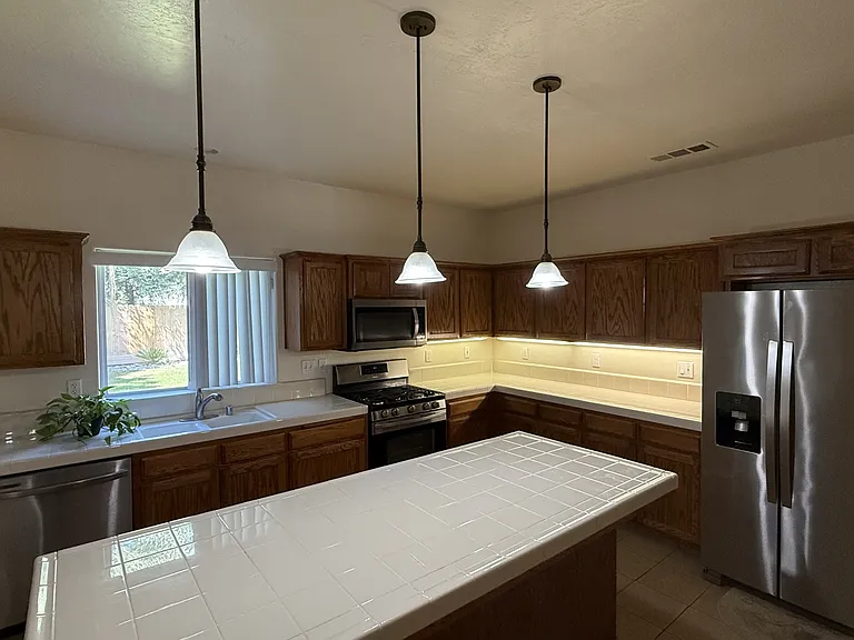 142 W Reese Ave — Photo 6