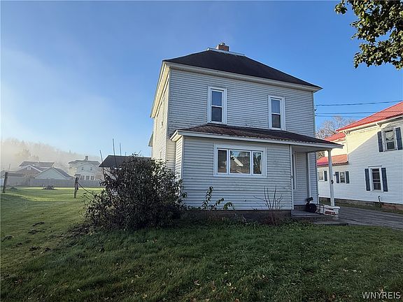 2nd image of 9 2nd Ave