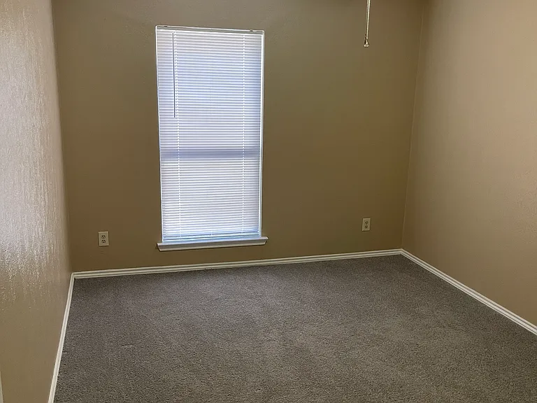 424 Lochridge Dr — Photo 4