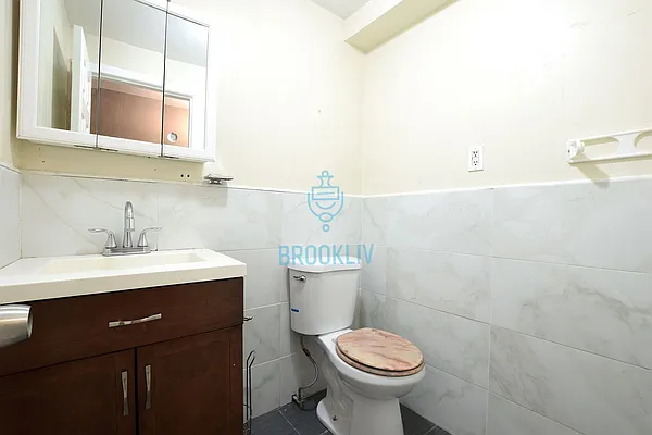 Rented by null | media 23