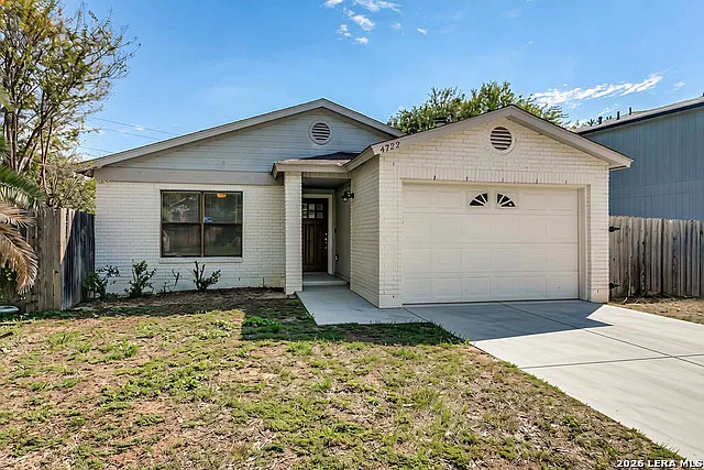 3 bed, 2.0 bath, 1097 sqft, $1,700 — Photo 2