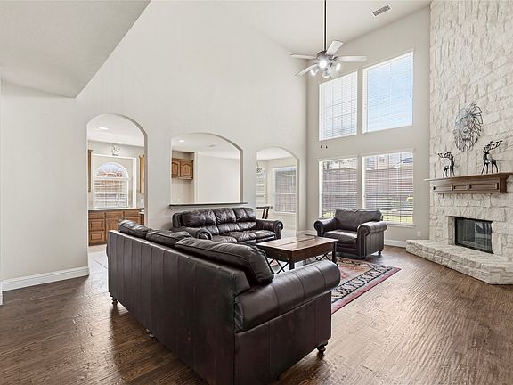 4th image of 357 Spring Meadow Dr