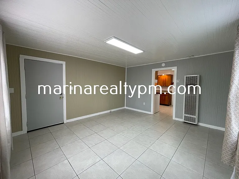 426 Springs Rd — Photo 3