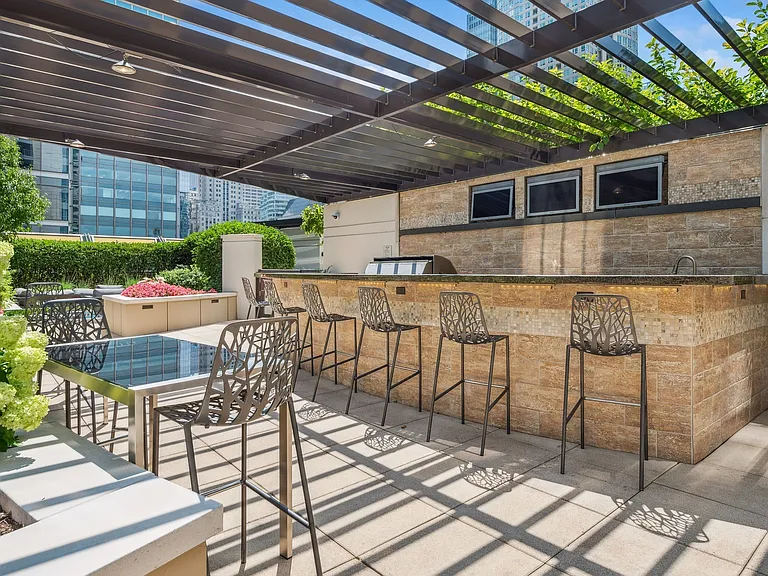 RiverNorth_amenity_outdoor kitchen
