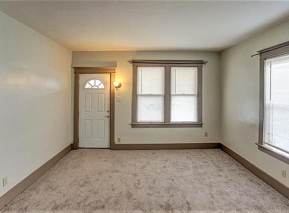 4th image of 619 E Acton Ave