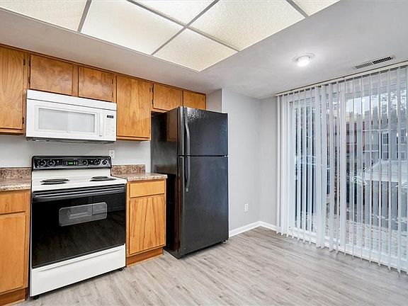 2nd image of 3607 Chimney Creek Dr