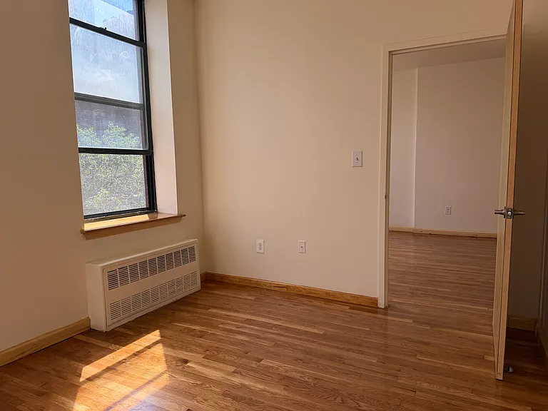 403 W 40th St #3FE — Photo 7