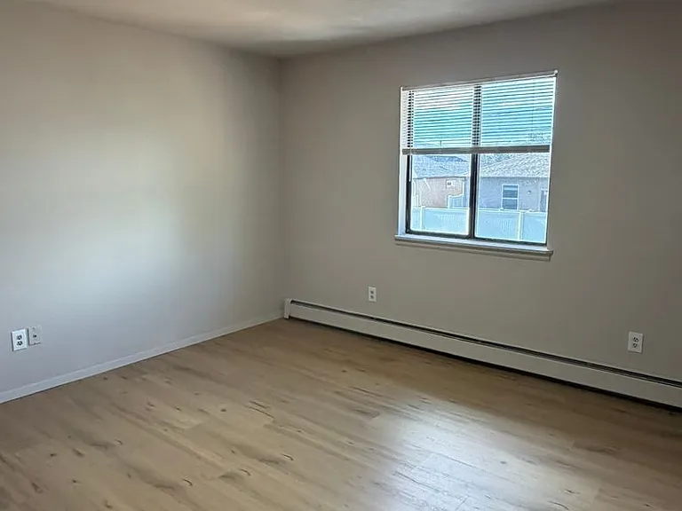 561 W Pabor Way — Photo 7