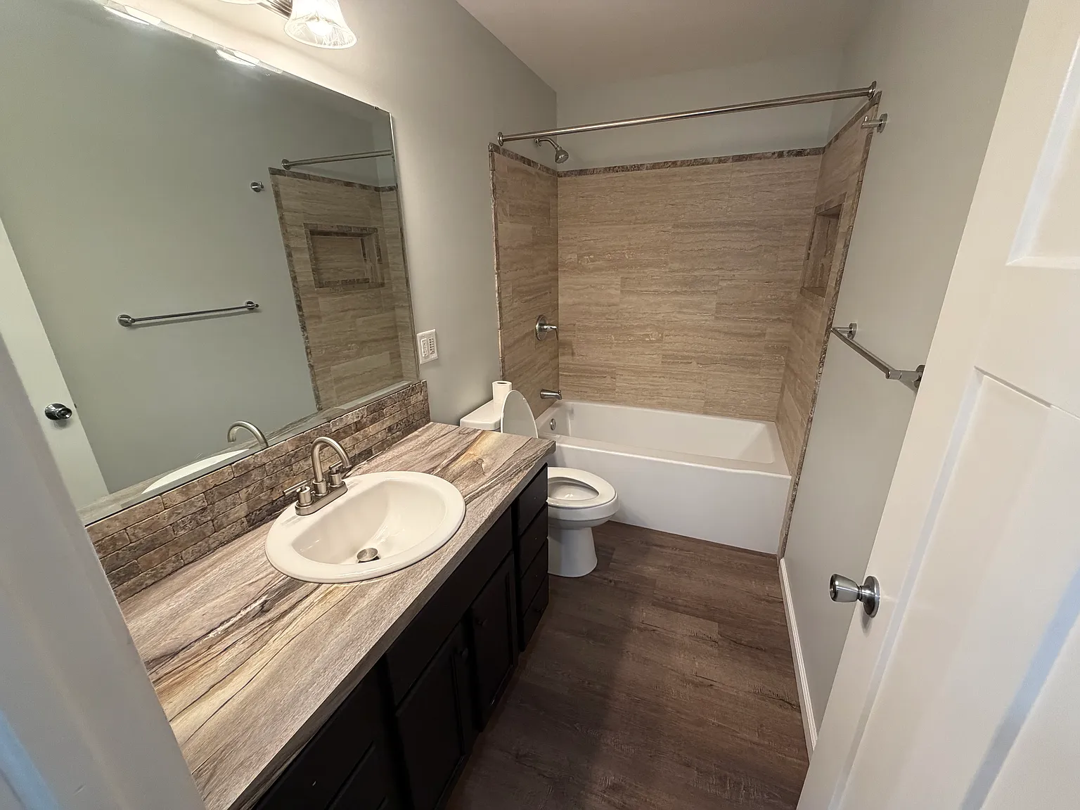 2 bed, $1,000 — Photo 3