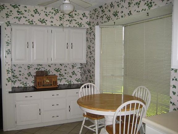 4th image of 2308 Greenpark Dr