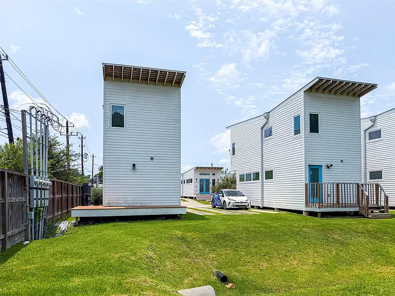 1416 Dumble St — Photo 22