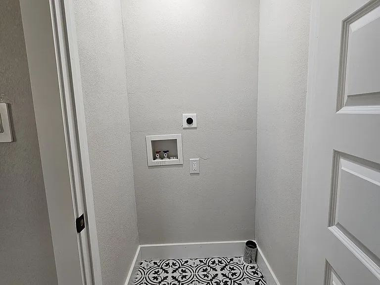 702 College St #1 — Photo 8