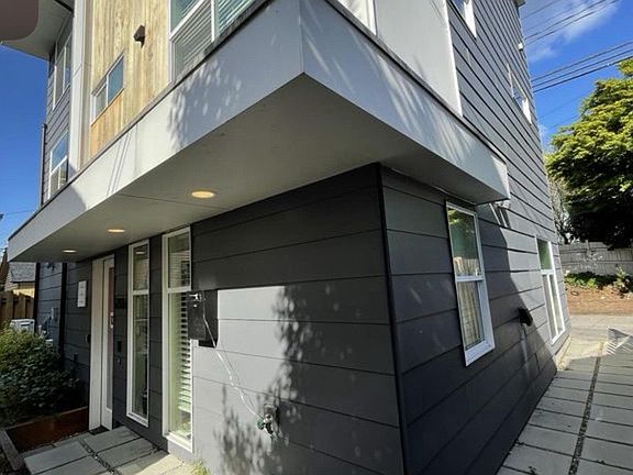 4th image of 5216 B 15th Ave NE